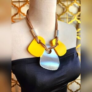 🏵Yellow and Silver Statement Necklace with Earrings Set 😍 Reversible